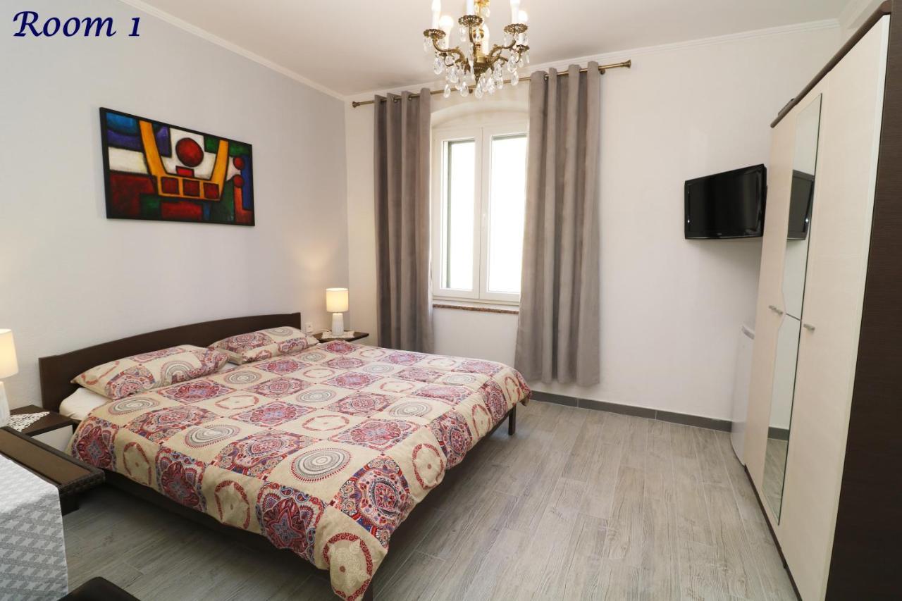 Old Town Rooms And Apartment Poreč Dış mekan fotoğraf